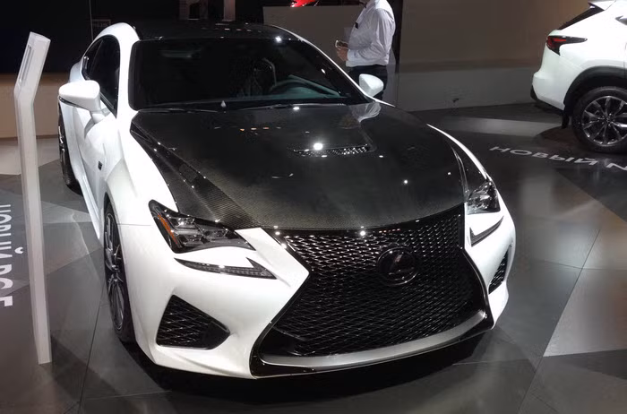 Siêu xe Lexus RCF có giá 59.995 bảng Anh đã bắt đầu tiếp nhận đơn đặt hàng.