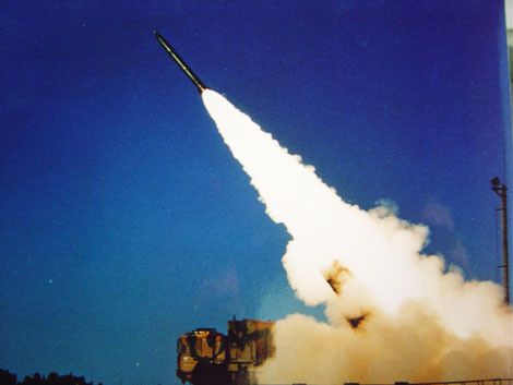 WS-1B bắn thử nghiệm với các quả đạn phóng ra giống hệt tên lửa đạn đạo chiến thuật tầm ngắn.