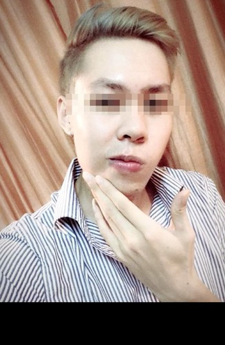 Theo tìm hiểu, nhân vật "nam chính" trong vụ việc này là Huy M., một anh chàng mang danh hot boy ở Hà Nội, nổi tiếng với những bức ảnh chế hài hước, hấp dẫn dân mạng. L.S.M còn tố bạn trai vô trách nhiệm với chính máu mủ của mình, đưa người yêu đi khám thai nhưng sau đó lại dè bỉu, chửi mắng cô nàng không ra gì. Mọi thứ tiền, kinh phí cần thiết để khám, mua thuốc... anh người yêu đều chày bửa, không giải quyết được theo cách ổn thỏa nhất.