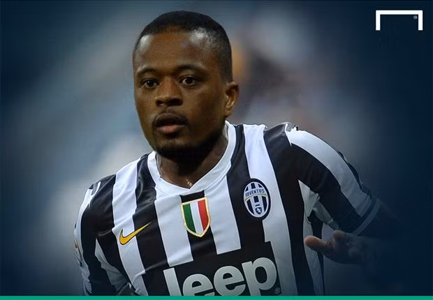 Patrick Evra chuyển sang thi đấu cho Juve từ Man Utd với giá chỉ có 1,5 triệu bảng. Nếu đánh giá kỹ thì Evra thi đấu thì vẫn rất tốt, nhưng do Evra đã bước sang tuổi 33 và thêm vào đó nữa là đội chủ quản của anh là Man Utd đã tìm được người thay thế cho anh là Luke Shaw nên mới để anh ra đi với giá bèo bọt như vậy.