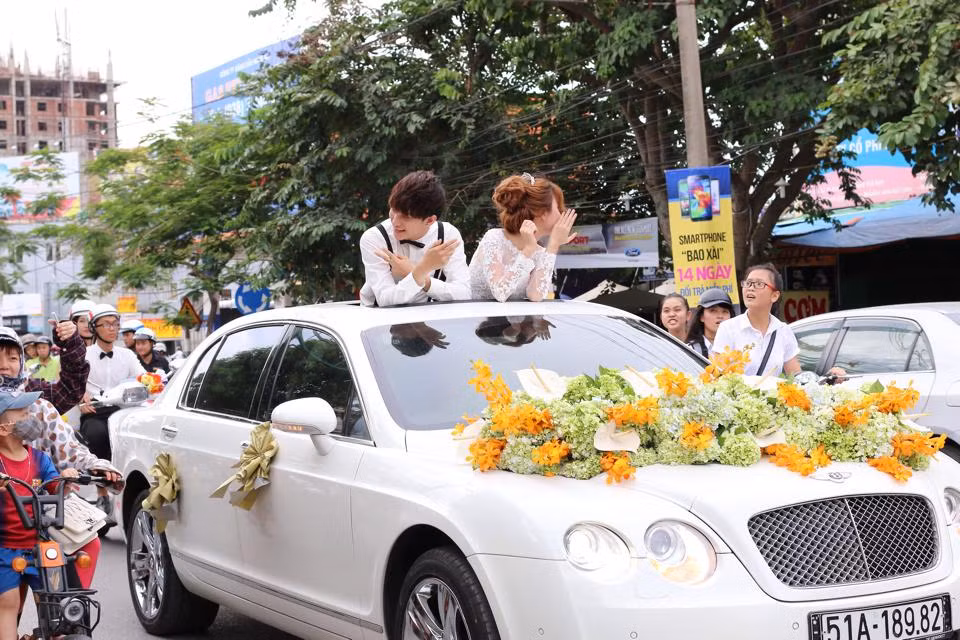 Bê Trần và Quỳnh Anh Shyn là khách mời của một triển lãm cưới mang tên "Celebration of Love by Mường Thanh".