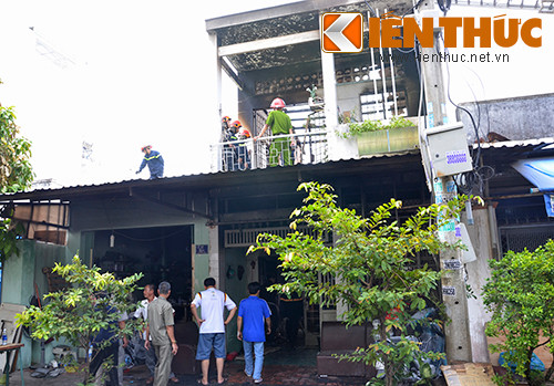 Đến 12h trưa cùng ngày, cơ quan chức năng vẫn đang tiếp tục thực hiện công tác khám nghiệm xác định nguyên nhân vụ hỏa hoạn khiến anh Hoàng tử vong. Đến 12h trưa cùng ngày, cơ quan chức năng vẫn đang tiếp tục thực hiện công tác khám nghiệm xác định nguyên nhân vụ hỏa hoạn khiến anh Hoàng tử vong.