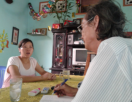 Chị Hồ Thị Tuyết Mai chia sẻ với phóng viên về em gái mình.