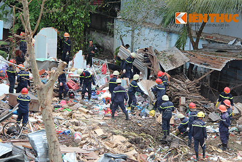 Lực lượng cứu hộ vẫn đang nổ lực tìm kiếm 2 nạn nhân bị mất tích.