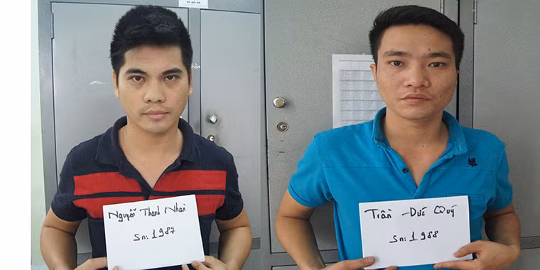 Hai đối tượng Nguyễn Thanh Nhàn và Trần Đức Qúy tại cơ quan CSĐT.