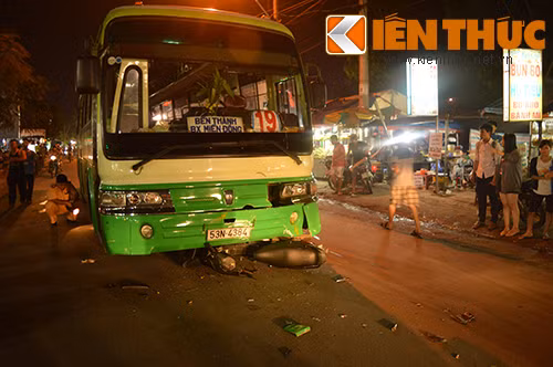 Hiện trường vụ tai nạn xảy ra vào tối 27/10 tại khu vực làng Đại học quốc gia TP HCM.