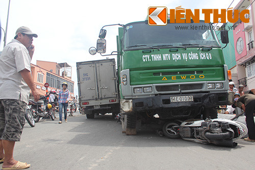 Sự cố giao thông xảy ra vào trưa 9/10 khiến nhiều người một phen hú vía.