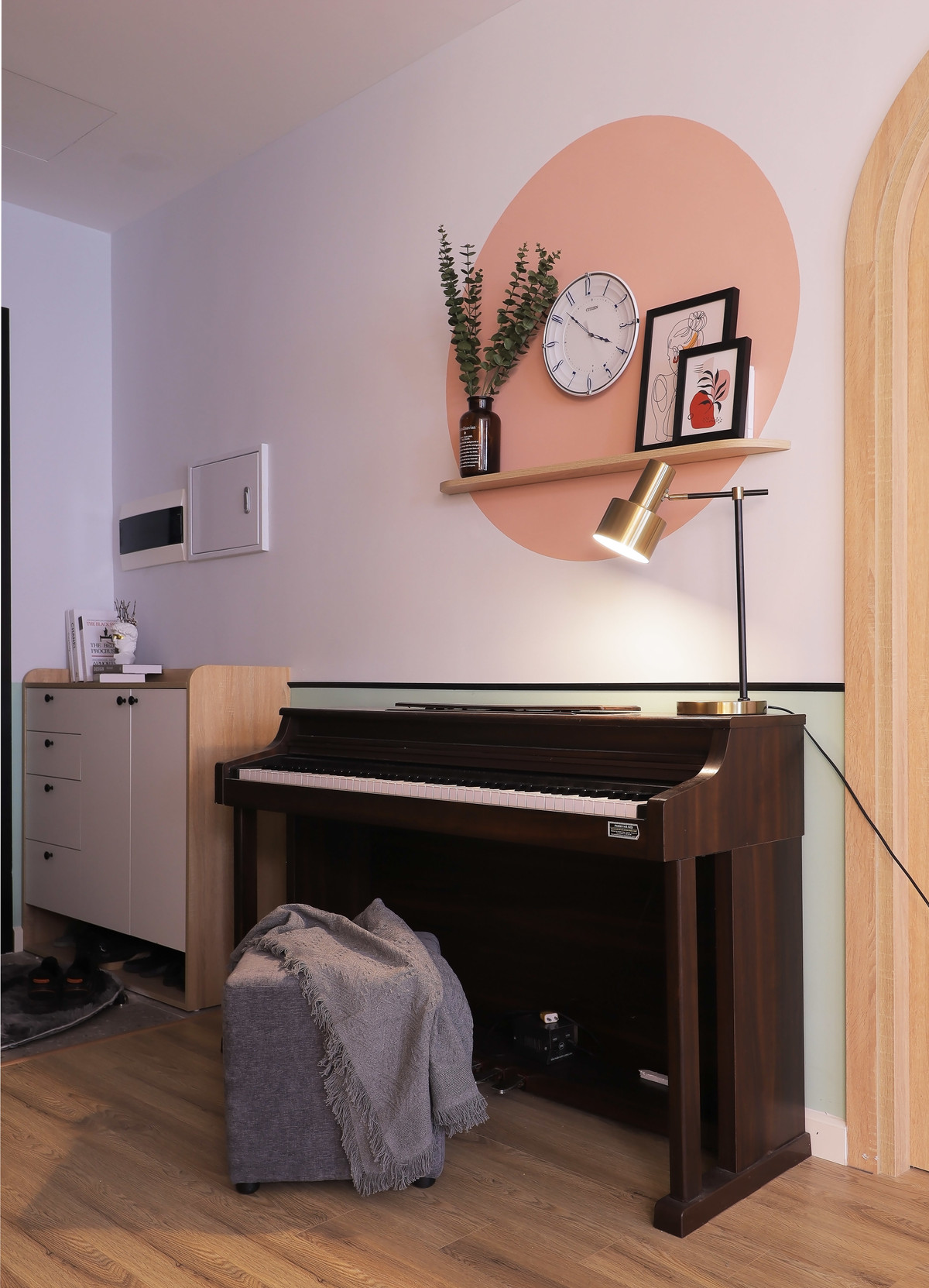 Gia chủ quanh năm thư thái nhờ thiết kế căn hộ Vintage màu xanh mint ảnh 17