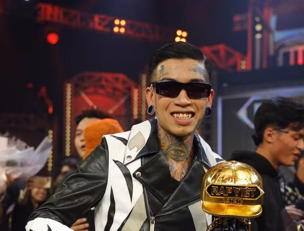 Loat sao “Rap Viet“: Nguoi phat nhu dieu, ke im mot cho