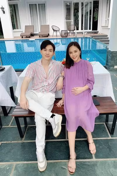 Thu Quynh khoe duong cong giau kin tren phim 