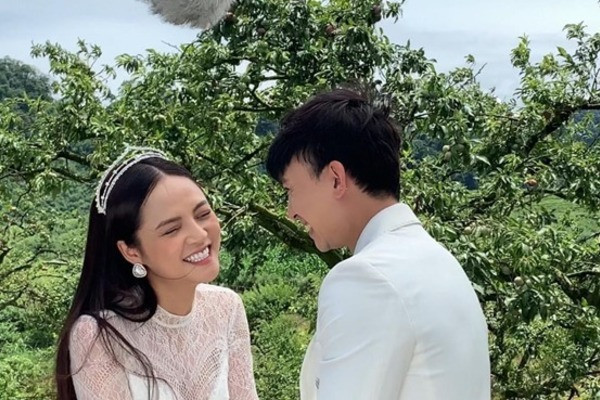 Thu Quynh khoe duong cong giau kin tren phim 