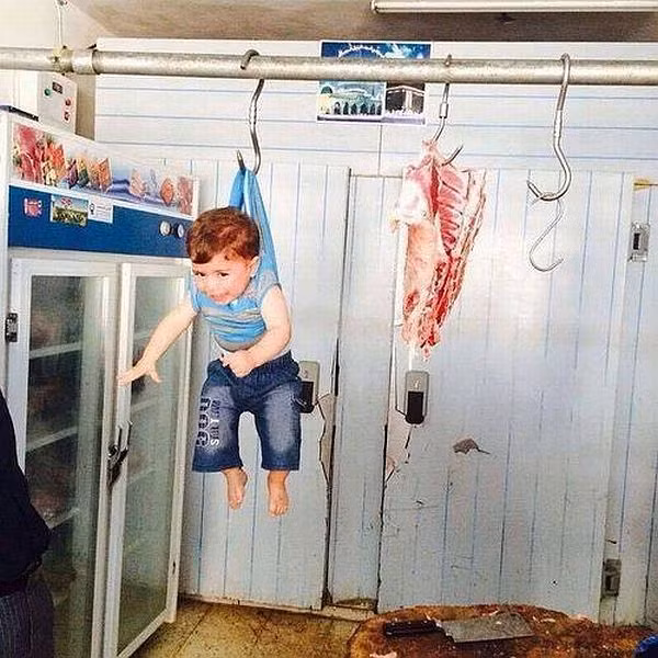 Cho con xuống đi nào!