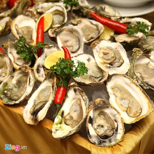 Tuy nhiên BHL lưu ý toàn đội không được ăn các món tươi sống, tất cả đều phải đuợc qua chế biến kỹ càng để tránh tình trạng đau ốm, ngộ độc ngoài ý muốn.