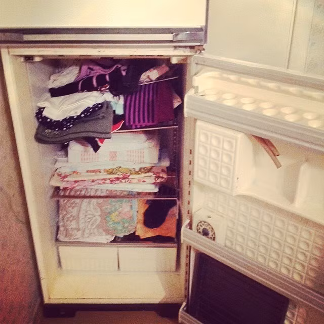 Ướp lạnh quần áo.