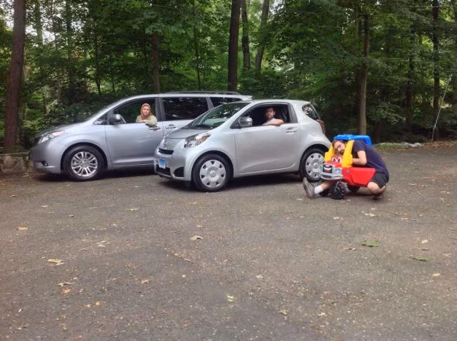 Tôi cũng có ô tô đây này.