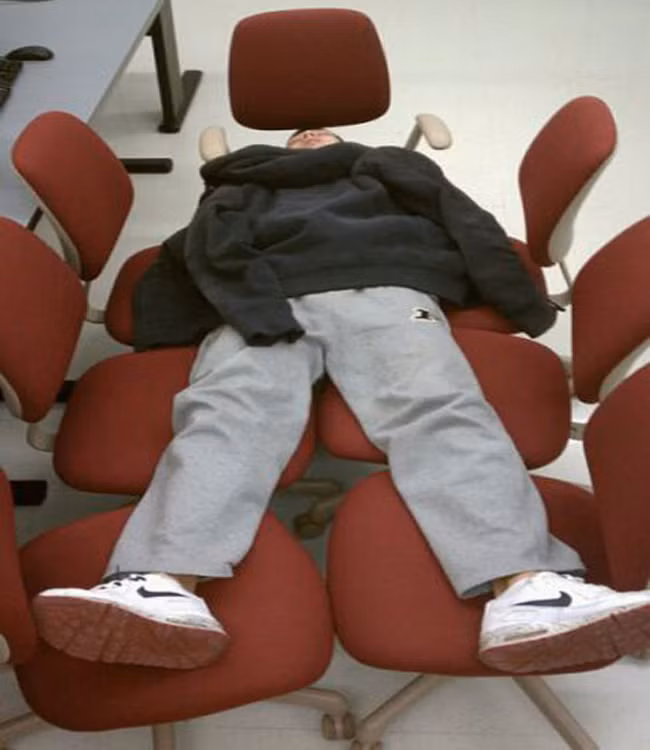 Nằm thế này cho chắc...