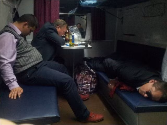 Mỗi người một tư thế.