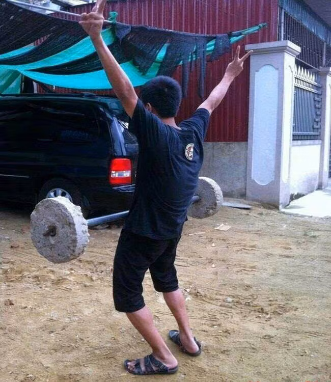 Chàng lực sĩ khỏe nhất thế giới.