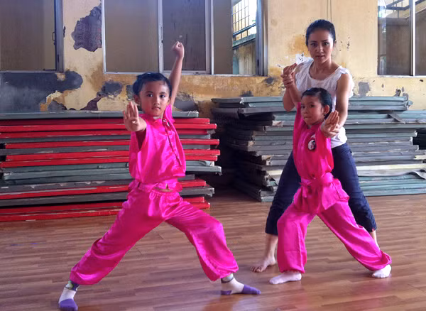 Nguyễn Thúy Hiền là vận động viên wushu nổi tiếng nhất Việt Nam. Khi mới 14 tuổi (năm 1993), cô đã đoạt chức vô địch thế giới.