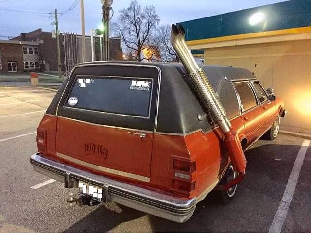 Chiếc ống xả khủng.