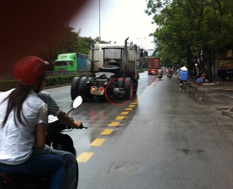 Thiếu bánh lo gì khi xe đã có nhiều bánh.