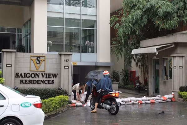 Các phương tiện ôtô, xe máy chưa thể vào tầng hầm.