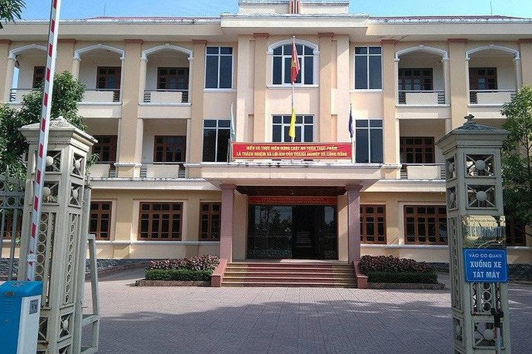 Thong tin moi vu 3 can bo bi tam giu nghi do “o ep” doanh nghiep