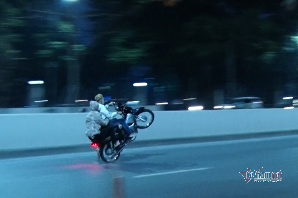 Canh sat 141 Ha Noi mot dem bat giu 82 quai xe