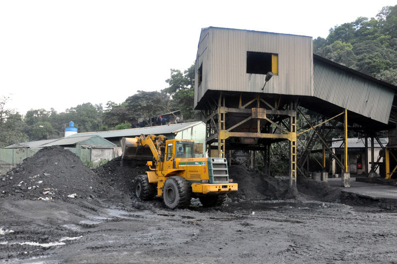 Nhieu cong ty con Tap doan KTV thua lo, giam sat tai chinh dac biet