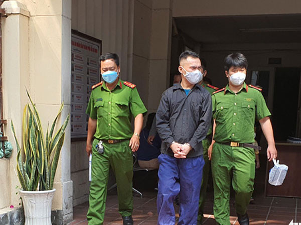 Chu ruot 'thu tinh' hiep dam chau gai 11 tuoi den mang thai, sinh con