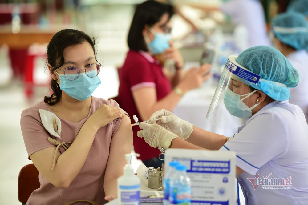 Chong dich thay doi the nao neu Covid-19 khong con la benh dac biet nguy hiem?-Hinh-2