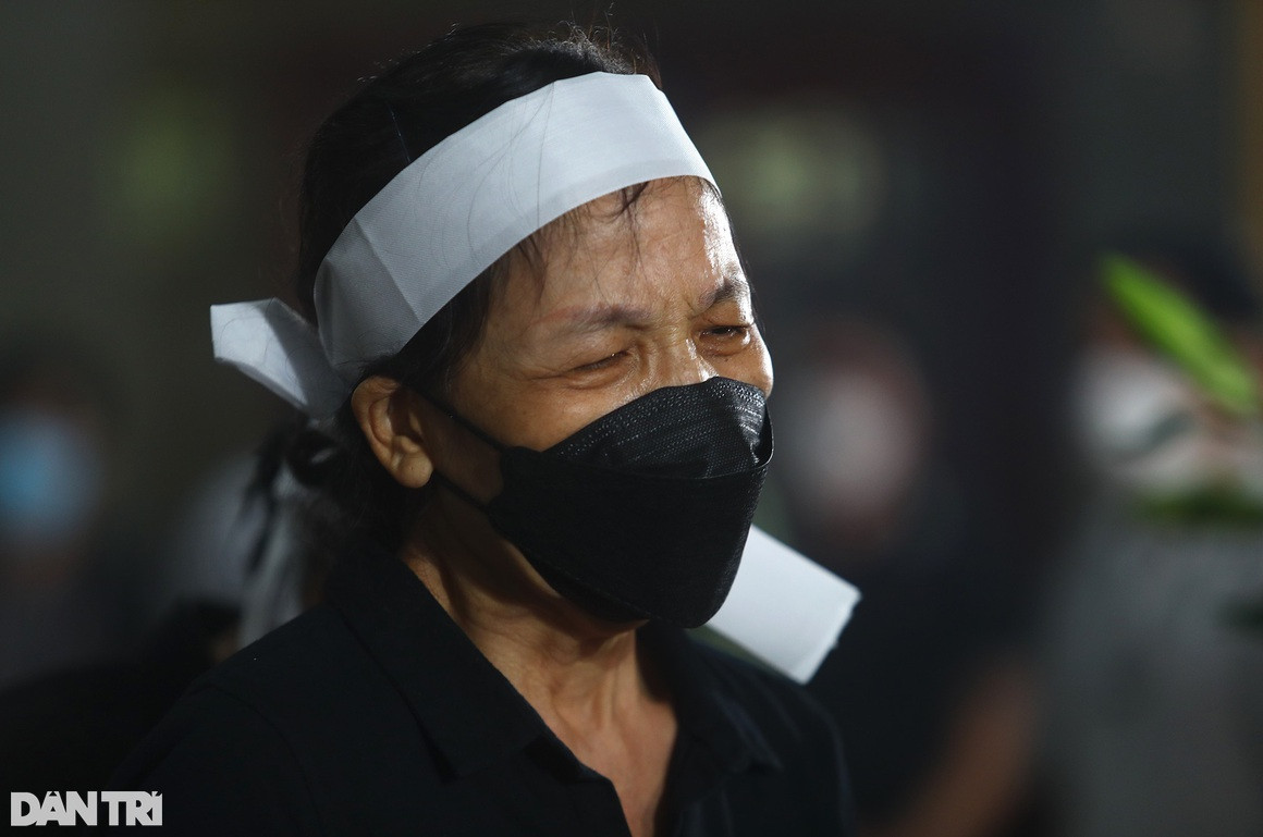 Chu tich nuoc Nguyen Xuan Phuc den vieng Pho Chu tich TPHCM Le Hoa Binh-Hinh-4