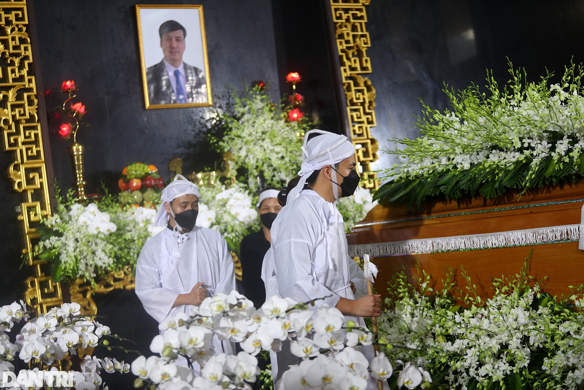 Chu tich nuoc Nguyen Xuan Phuc den vieng Pho Chu tich TPHCM Le Hoa Binh-Hinh-12