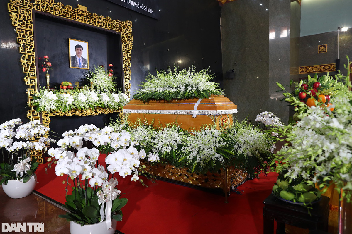 Chu tich nuoc Nguyen Xuan Phuc den vieng Pho Chu tich TPHCM Le Hoa Binh-Hinh-13