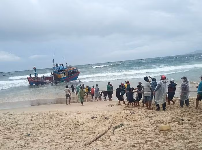 Nhieu vung ven bien tan hoang do mua to gio manh bat thuong-Hinh-2