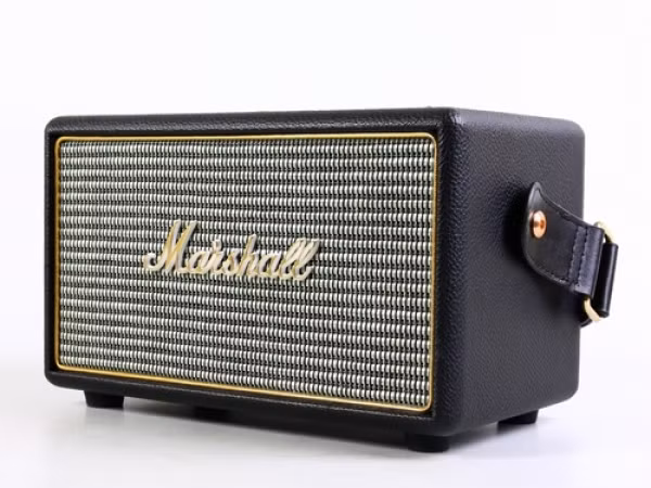 Và nếu, người dùng đang muốn sở hữu một chiếc loa di động có chất lượng âm thanh hay nhưng sở hữu thiết kế hoài cổ đậm chất thời trang thì chiếc loa di động Marshall Kilburn của (Anh) sẽ là một lựa chọn.