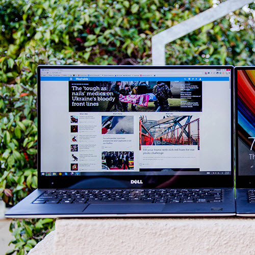  20. Dell XPS 13 Dell XPS 13 được đánh giá là chiếc máy tính chạy Windows tốt nhất hiện nay. Máy có màn hình đẹp, hiệu năng tốt và thời lượng pin ấn tượng. Với mức giá 999 USD, đây là một lựa chọn đáng giá dành cho người yêu Windows. 