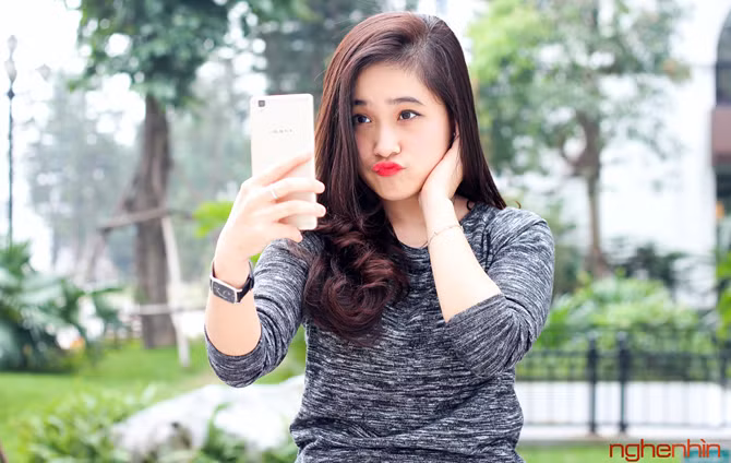 Bên cạnh đó, R7s còn là mẫu smartphone sở hữu RAM 4GB đầu tiên của Oppo.