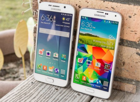  Samsung Galaxy S6 duos (560). Một chiếc điện thoại cao cấp khác do Samsung sản xuất cũng có phiên bản 2 SIM, đó là Galaxy S6. Samsung Galaxy S6 duos sẽ cung cấp cho người dùng những bức ảnh tuyệt đẹp với camera 16MP chế độ lấy nét tự động, dung lượng pin “khủng” và sạc pin siêu nhanh.