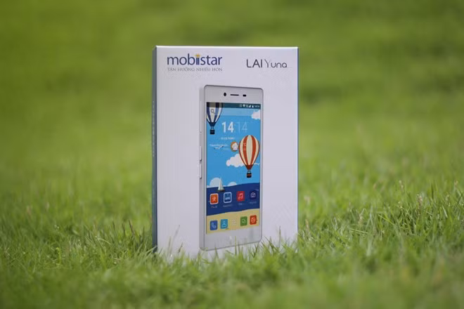 Mo hop smartphone cho nu 7 mau, gia 2,1 trieu dong