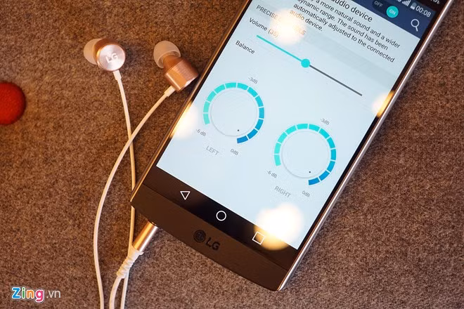 LG V10 hỗ trợ chơi nhạc chất lượng cao (Hi-Res) khi có thể phát được nhạc 32 bit nhờ vào bộ chuyển đổi tín hiệu DAC ESS Sabre 9018C2M lẫn head-amp.
