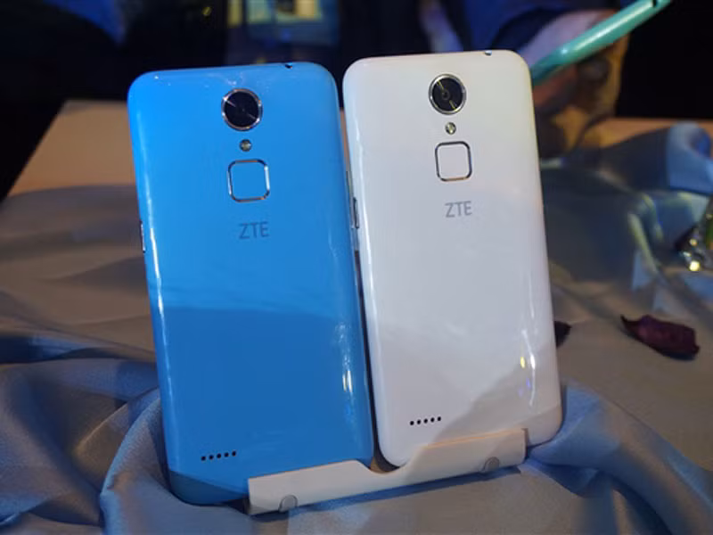 ZTE Blade A1 có màn hình IPS với kích thước 5 inch, độ phân giải HD (1.280x720 pixel), mật độ dày 8,9mm. Viên pin của nó có dung lượng 2.800 mAh.