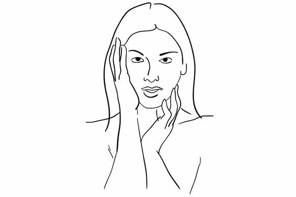 2. Trong nhiếp ảnh chân dung, bàn tay thường không nhìn thấy được hoặc ít nhất là không được để ý hoặc không chiếm lĩnh nhiều trong ảnh. Tuy nhiên, bạn có thể mang lại sự sáng tạo cho bức ảnh bằng cách yêu cầu người mẫu thể hiện các kiểu cách của hai bàn tay xung quanh đầu hoặc khuôn mặt của cô, ví dụ dựa đầu vào tay, chống cằm, chạm má… Tuy nhiên, lưu ý không giơ lòng bàn tay ra, chỉ lấy phần cạnh ngoài của hai cánh tay thôi.