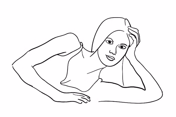 5. Một tư thế tạo dáng hấp dẫn khác khi cô gái nằm trên mặt đất. Hãy ngồi xuống và chụp từ góc chụp thấp ngang mặt đất.