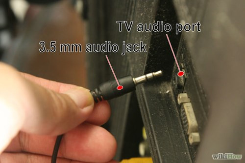  Bước 5: Cắm giắc âm thanh vào cổng âm thanh trên tivi.Đối với hầu hết các máy tính, bạn có thể dùng cáp 3,5mm.