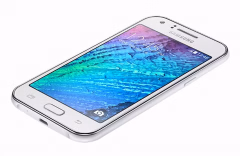  Samsung Galaxy J1. Samsung Galaxy J1 có màn hình 4.3 inch, sử dụng công nghệ màn hình TFT, vi xử lý là chipset Spreadtrum, tốc độ 1.2 GHz, ram 512MB. Máy có bộ nhớ trong 4GB, hỗ trợ bộ nhớ ngoài tối đa thẻ 32GB. Samsung Galaxy J1 được hỗ trợ camera trước 5MP tích hợp công nghệ lấy nét tự động và có đèn Flash LED tiện ích trong việc chụp nơi thiếu ánh sáng. Với dung lượng pin 1850 mAh, người dùng có thể sử dụng máy trong một ngày làm việc với các tính năng hằng ngày như nghe gọi, nhắn tin, xem tin tức.