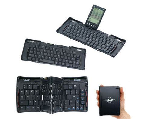  9. Chuyển đổi bàn phím. Để khiến việc đánh máy trên PDA ít đau tay hơn, Think Outside đã phát triển loại bàn phím có thể gập lại với tên gọi Stowaway. Tương tự như bàn phím ngày nay, chúng kết nối trực tiếp với PDA, cho phép người dùng thoải mái đánh máy từ khoảng cách xa. Khi không sử dụng, gập bàn phím lại và bạn có thể cầm chúng vừa vặn trên tay.