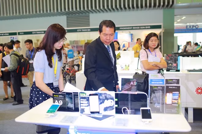 Trong tháng 7, 8, 9, Taiwan Excellence cũng từng có sự kiện tương tự tại TP HCM và Hà Nội. Cục thương mại Đài Loan và Hội đồng phát triển ngoại thương Đài Loan (TAITRA) cũng mở một gian trưng bày và bán các sản phẩm công nghệ cao cấp tại quận 7, TP HCM.