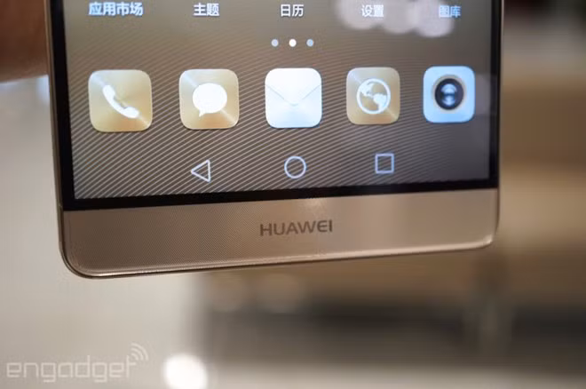 Mate 8 được trang bị pin dung lượng 4.000 mAh, có thể hoạt động trong hơn hai ngày với những tác vụ thông thường, xem video HD trong 17 giờ liên tục. Sản phẩm cũng hỗ trợ công nghệ sạc nhanh.