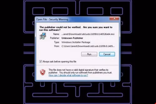 Ngay khi mới mua về, do windows máy tính có khả năng kết nối các sản phẩm theo cổng USB nhanh chóng khiến bạn lầm tưởng là Gamepad đã được nhận diện đủ và không quan tâmđến đĩa cài Driver đi kèm. Vì thế, bạn nhớ kích hoạt Driver nếu không tay cầm chỉ chơi được ở chế độ bình thường mà không có chế độ rung.